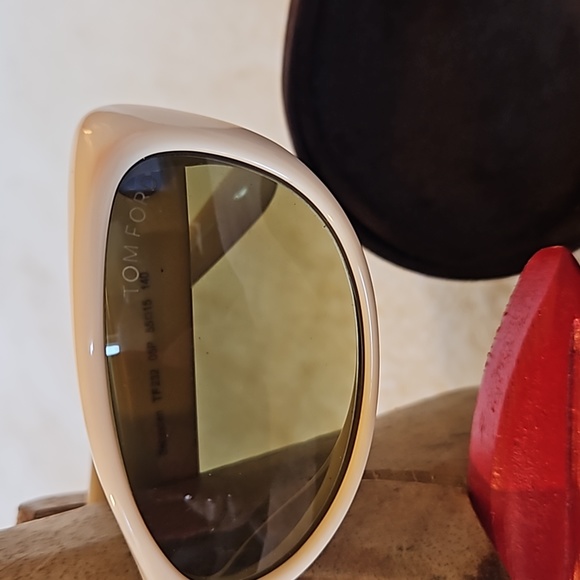 TOM FORD Authentic Ivory Sebastian Sunglasses with Case VGUC - Picture 3 of 12